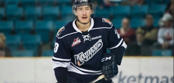 A voir : Michael Fora traverse toute la patinoire pour marquer