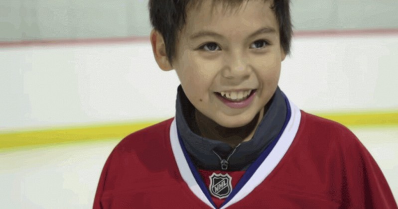 Carey Price fait le bonheur d'un jeune fan de sa ville natale