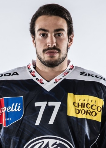 Christian Pinana passe au CP Berne, qui offre aussi sa chance à deux jeunes