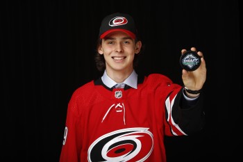 Les Hurricanes s'assurent les services de Pyotr Kochetkov à moyen terme