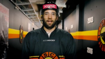 Simon Moser reste fidèle à Berne