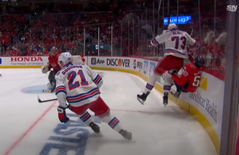 Une énorme charge de Matt Rempe sur Trevor van Riemsdyk