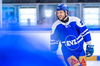 Elia Riva restera encore longtemps à Zoug