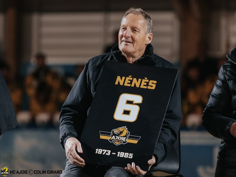 Les maillots retirés, la gloire ultime