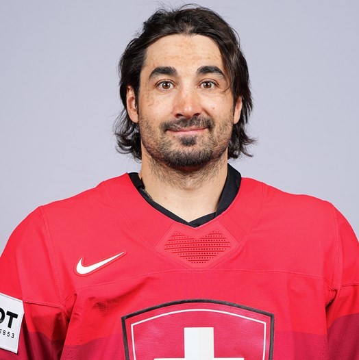 Andres Ambühl obtiendra une chance de  boucler sa carrière avec l'équipe de Suisse