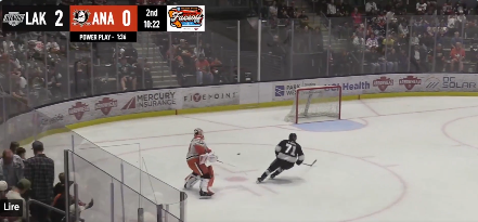 Un gardien espoir des Ducks marque dans son propre but