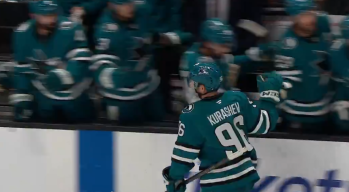 Philipp Kurashev marque son premier avec les Sharks