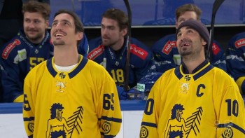 Les images de la cérémonie en l'honneur d'Ambühl et Wieser