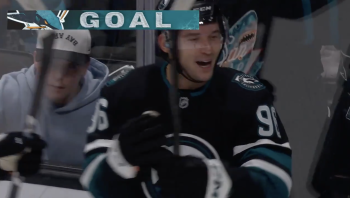 Un prolifique Philipp Kurashev n'évite pas la défaite des Sharks