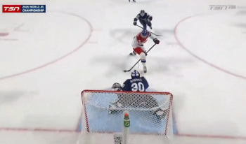 Adam Jiricek beschert Tschechien den Sieg mit einem Tor durch die Beine