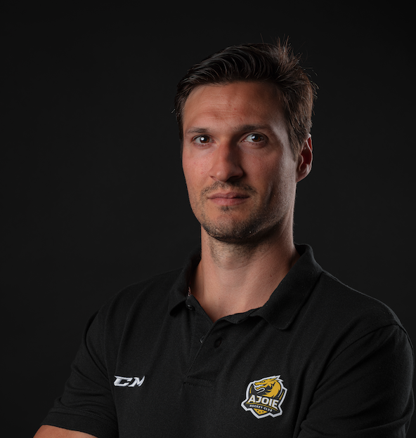 De nombreux points de suture pour Jonathan Hazen