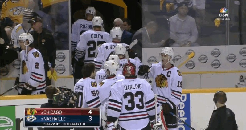 La première manche aux Blackhawks