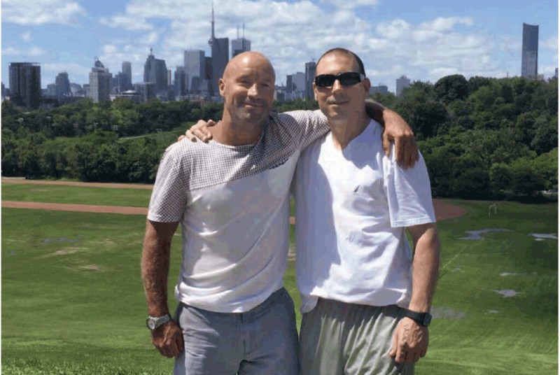 Superbe article sur les destins opposés de Glen et Troy Metropolit