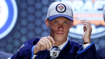 Nikolaj Ehlers à l'honneur du site de la NHL