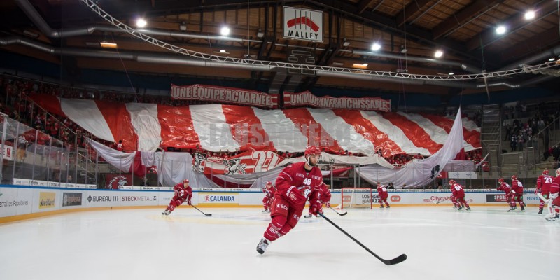 Un superbe tifo pour les débuts du Lausanne HC à Malley