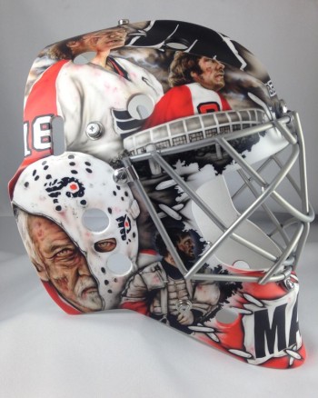 Steve Mason continue avec ses masques caractéristiques