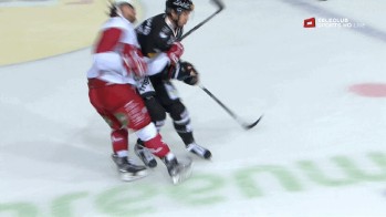 A revoir : la charge de Julien Sprunger sur Jannik Fischer