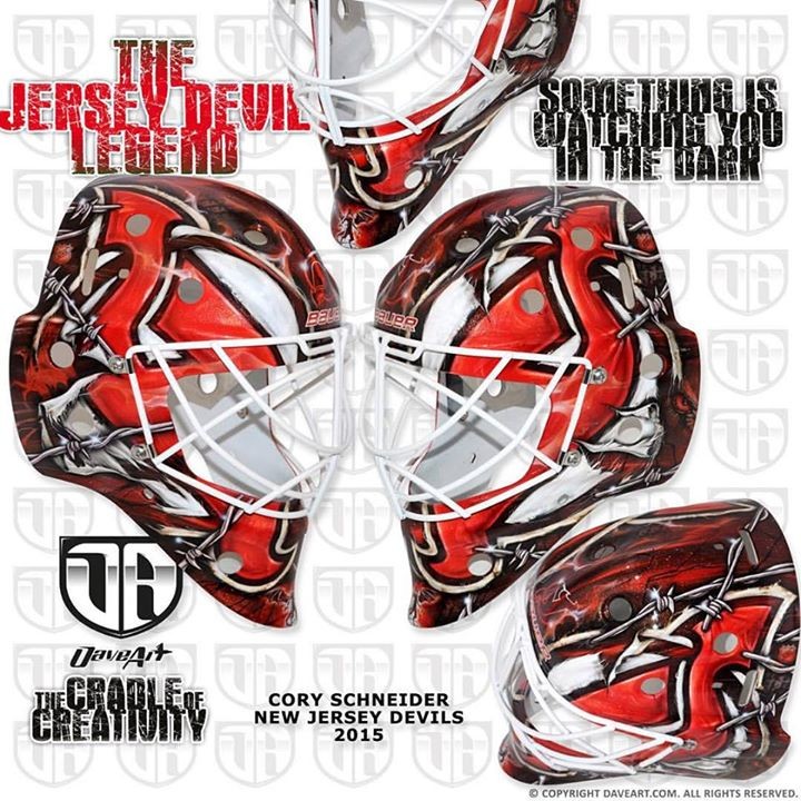 Le nouveau masque de Cory Schneider