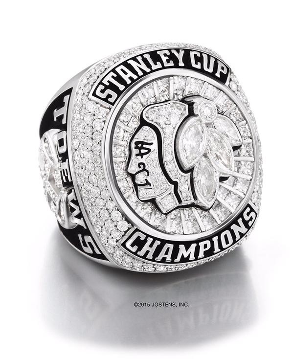 Les Blackhawks ont reçu leur bague de champion