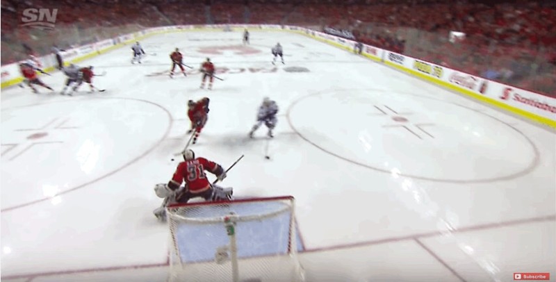 Bel autogoal de Dennis Wideman