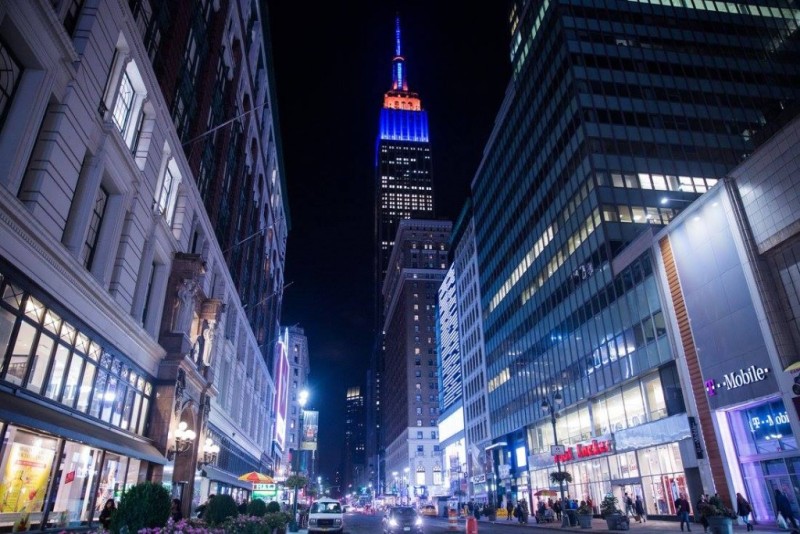 L'Empire State Building aux couleurs des Islanders pour leur 1er match à Brooklyn
