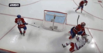Une belle charge de Carey Price sur Chris Kreider