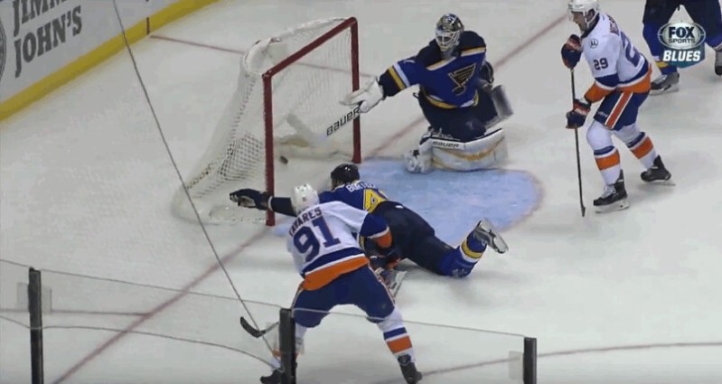 A voir : Robert Bortuzzo se substitue à son gardien