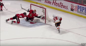 Bel arrêt de Craig Anderson sur Johnny Gaudreau