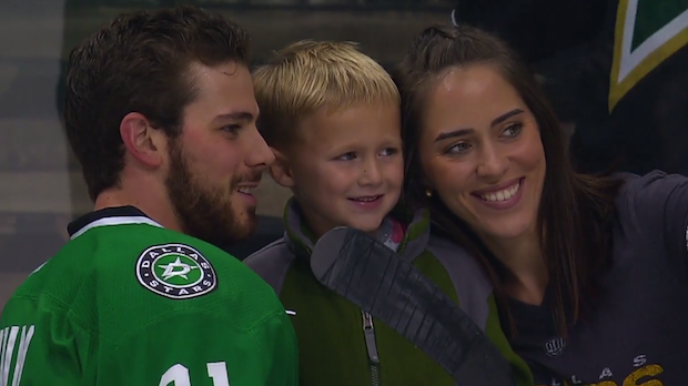 Tyler Seguin fait le bonheur d'un jeune fan