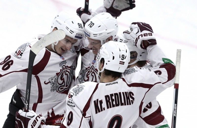 Dinamo Riga comble un déficit de 5 buts en 3ème période pour finalement s'imposer