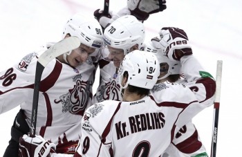 Dinamo Riga comble un déficit de 5 buts en 3ème période pour finalement s'imposer