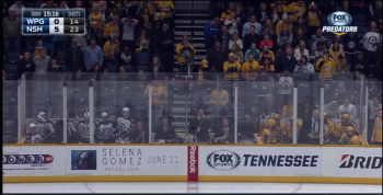 Le banc des joueurs ? Non, celui des pénalités