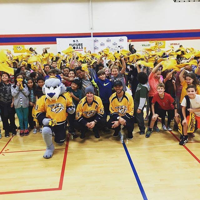 Roman Josi et Seth Jones en mode éducatif