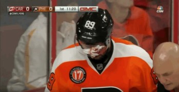 Sam Gagner blessé par sa visière