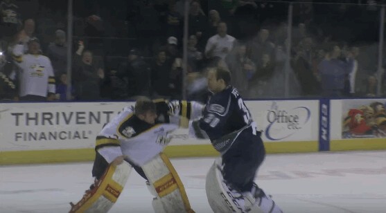 Un commentateur aussi excité que les joueurs