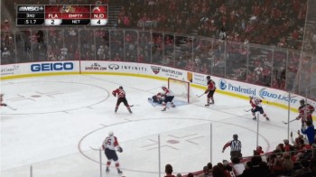 Jussi Jokinen défend âprement son filet