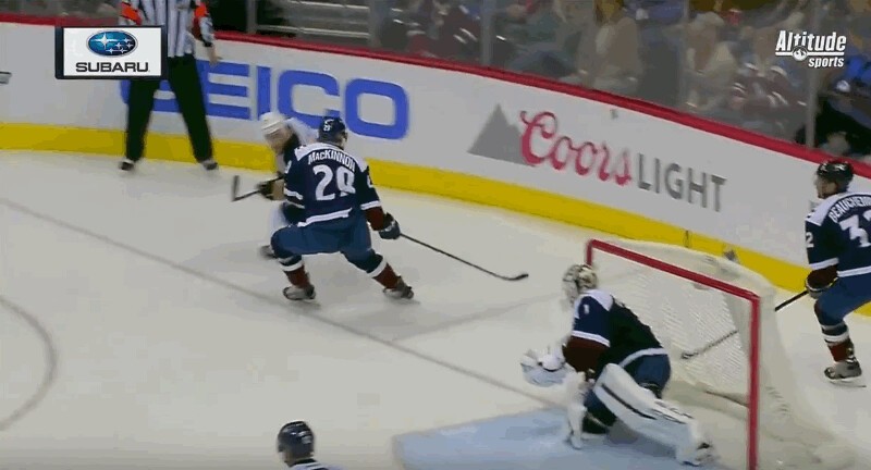 Un but gagnant acrobatique pour Ryan O'Reilly