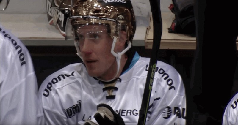 Un joueur finlandais marque 3 buts en 44 secondes