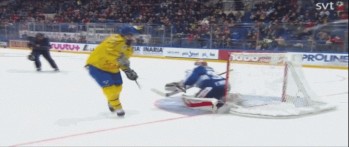 Encore un superbe penalty de Linus Omark