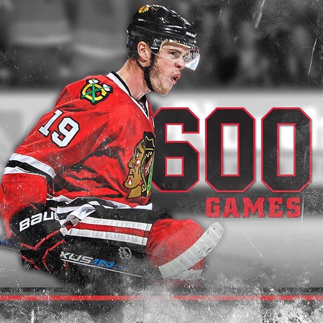 Jonathan Toews offre la victoire aux Blackhawks pour son 600ème match en NHL