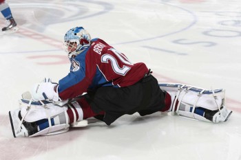 Reto Berra se blesse lors de l'échauffement