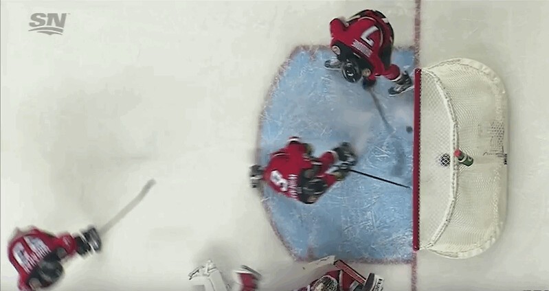 Joli geste défensif de TJ Brodie