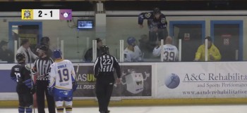 Une bagarre qui continue au banc des pénalités