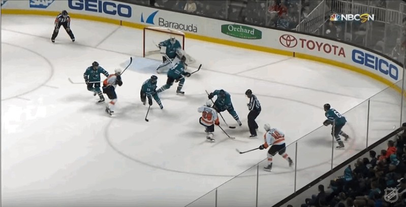 A voir : Claude Giroux marque directement sur son engagement