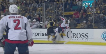 Belle charge de Zac Rinaldo sur Tom Wilson