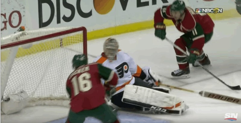 A voir : les Flyers offrent un but tout fait à Zach Parise