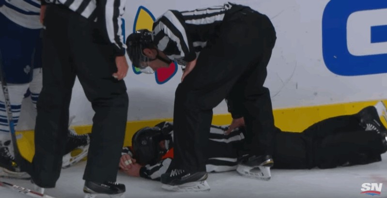 A voir : Jake Muzzin assomme un arbitre