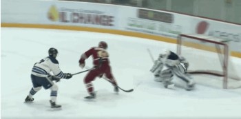 Un fort joli but entre les jambes