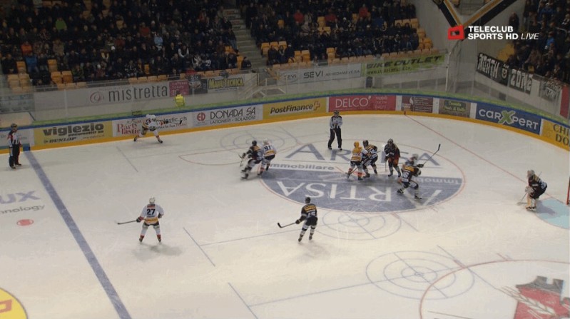 A voir : un but de Bienne annulé car marqué... par le juge de ligne