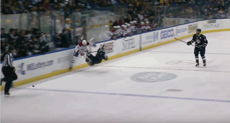 Belle mise en échec d'Alexei Emelin sur Paul Stastny